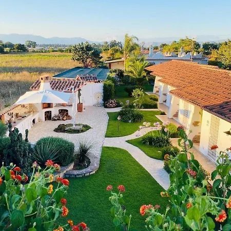 La Casa Rotta Bed & Breakfast